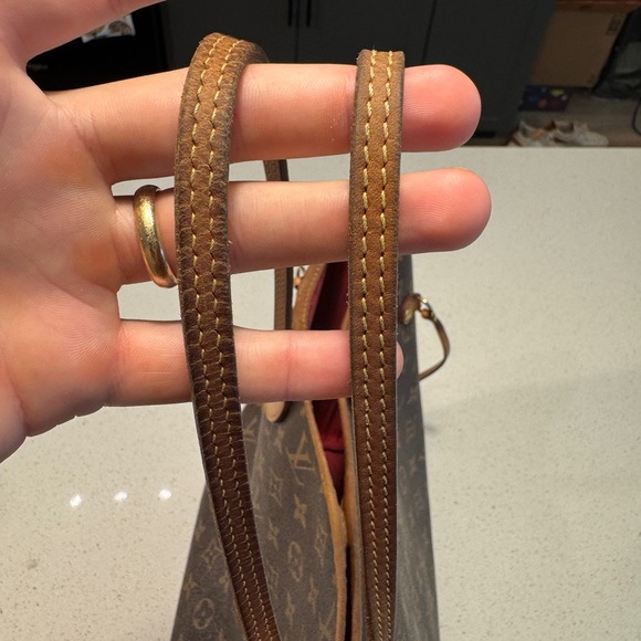Louis Vuitton Neverfull MM Monogram Red Interior! - Picture 3 of 15